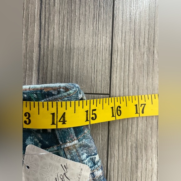 Free People Tennessee Low Rise Illusion Jeans Floral Canvas Paint Splatter Sz 26 - Picture 9 of 10